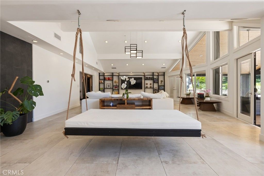 Interior, Living room, Pendant Lights, Recessed Lighting