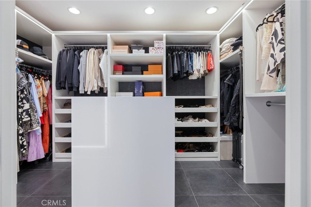 Interior, Recessed Lighting, Walk-in Closets