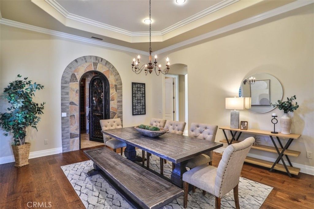 Chandelier, Dining room, Interior, Recessed Lighting, Wood Texture Flooring
