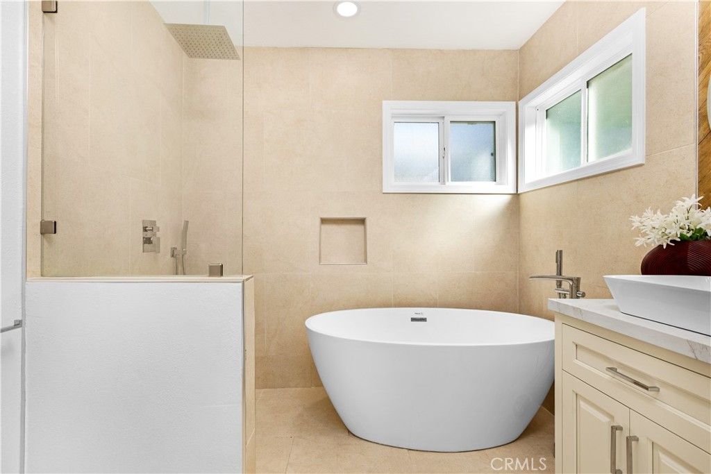 Bathroom, Free Standing Baths, Interior, Recessed Lighting