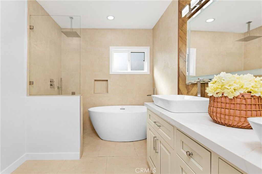 Bathroom, Dual Sink Vanities, Free Standing Baths, Interior, Recessed Lighting