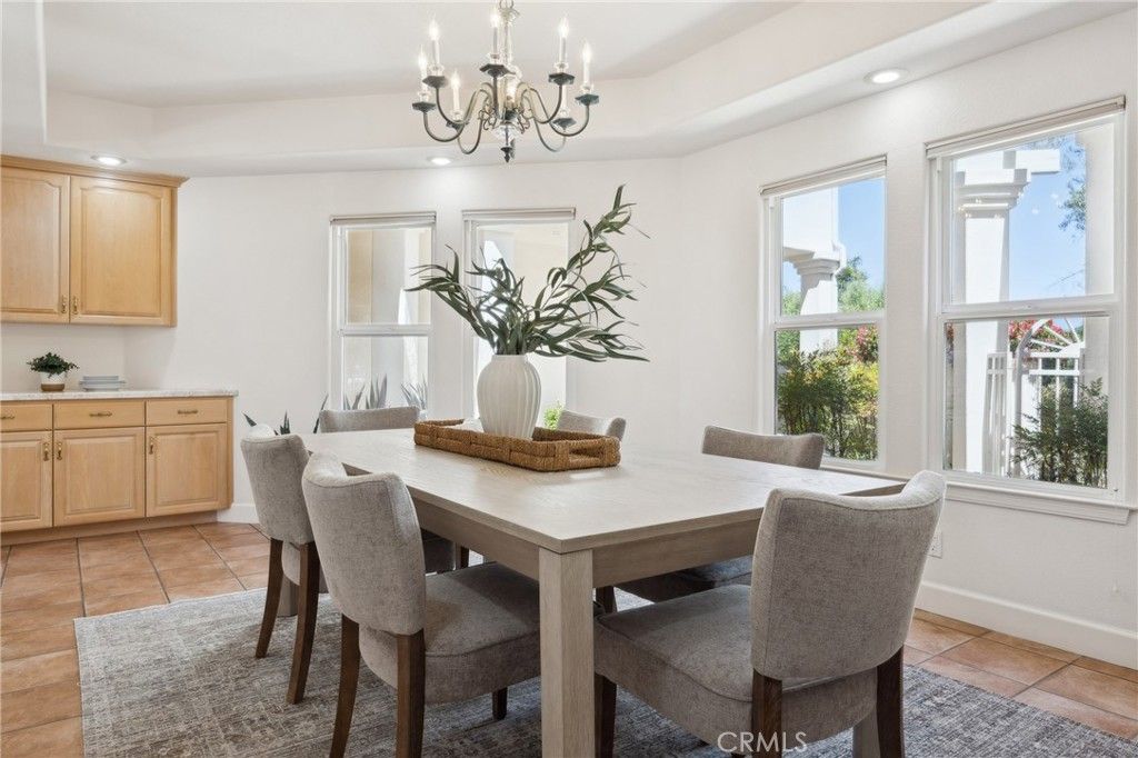 Chandelier, Dining room, Interior, Recessed Lighting