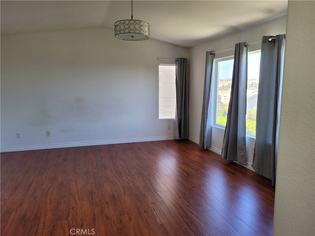 Empty room, Interior, Pendant Lights, Wood Texture Flooring