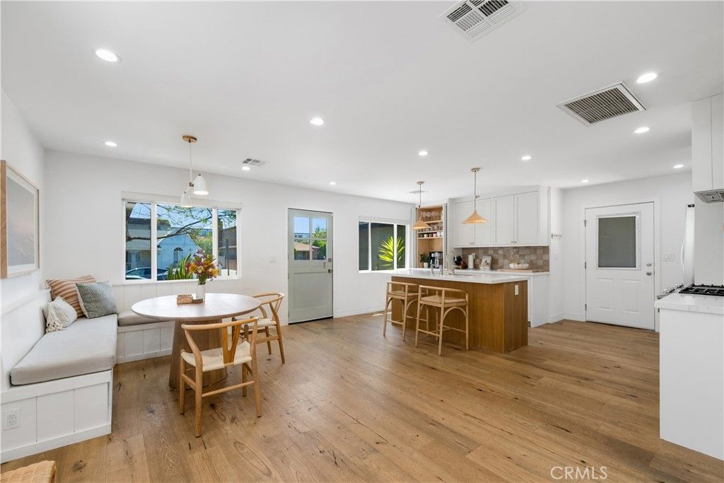 Dining room, Interior, Kitchen, Pendant Lights, Recessed Lighting, Wood Texture Flooring