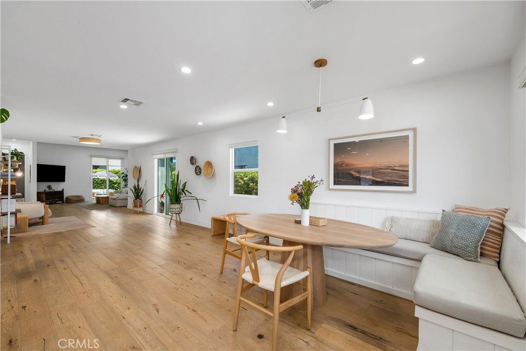 Dining room, Interior, Living room, Recessed Lighting, Wood Texture Flooring