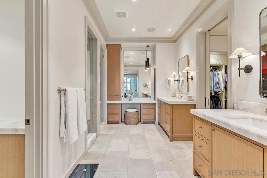 Bathroom, Dual Sink Vanities, Interior, Pendant Lights, Recessed Lighting