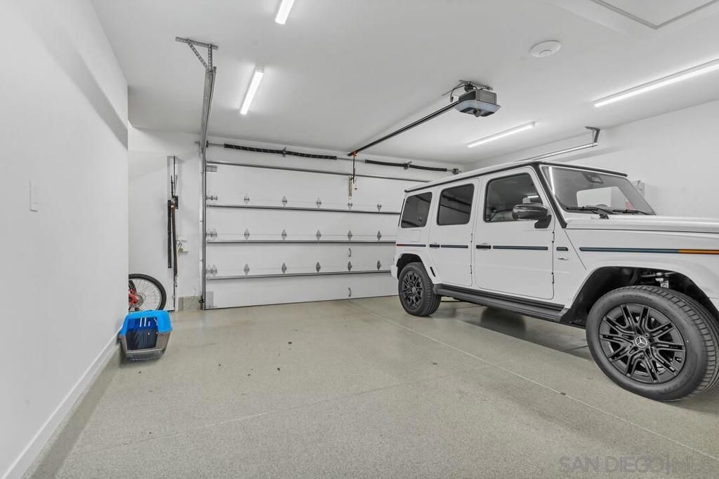 Garage, Interior