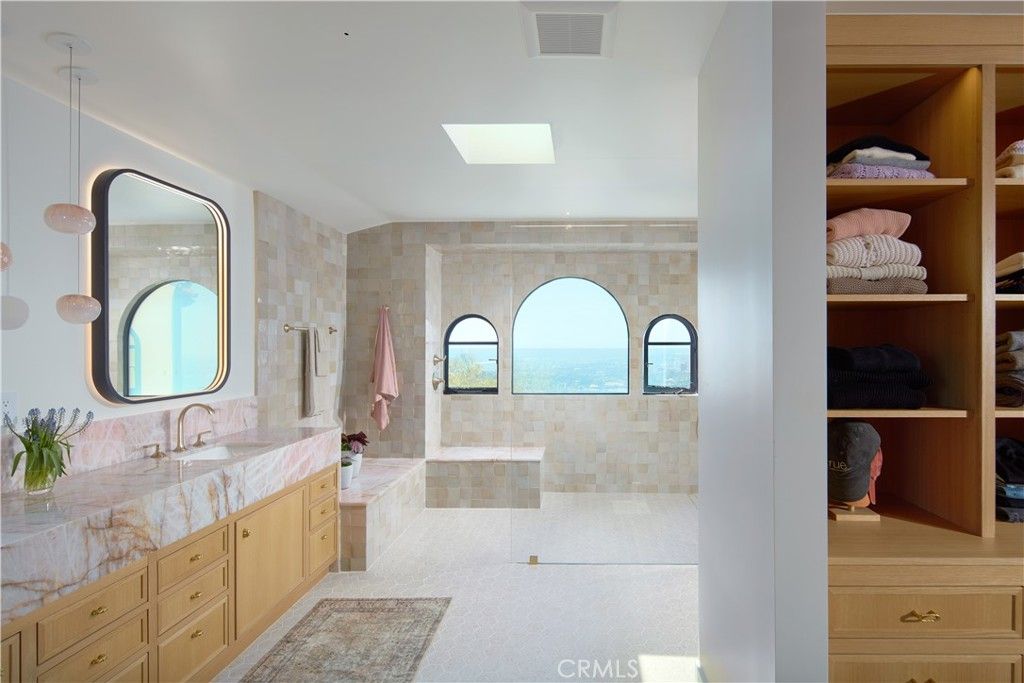 Bathroom, Dual Sink Vanities, Interior, Water