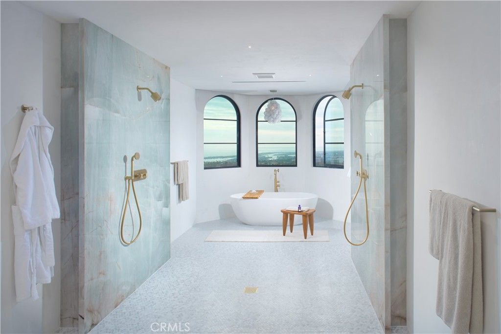 Bathroom, Free Standing Baths, Interior, Recessed Lighting, Water