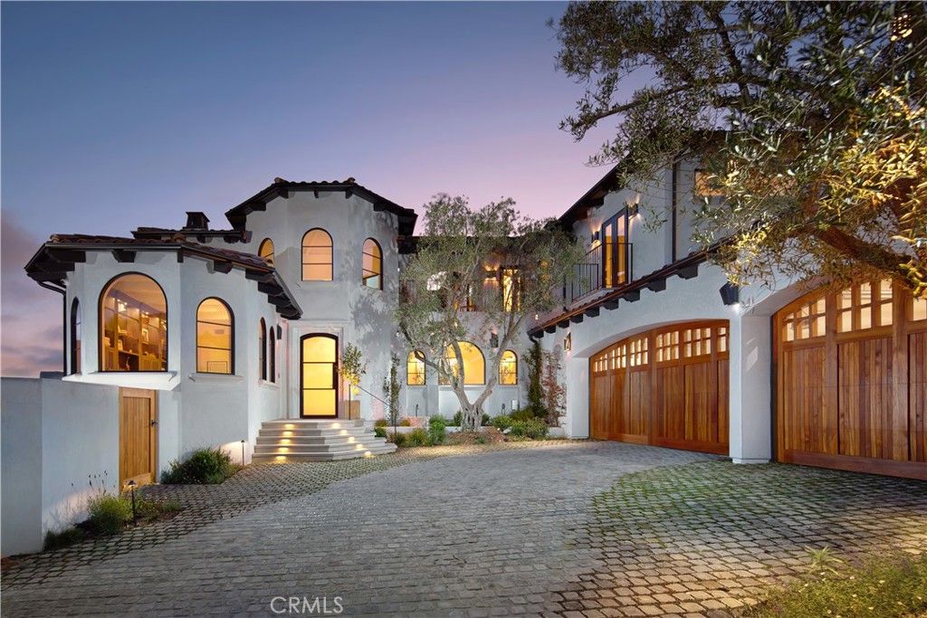 Attached, Exterior, Facade, Spanish Mediterranean
