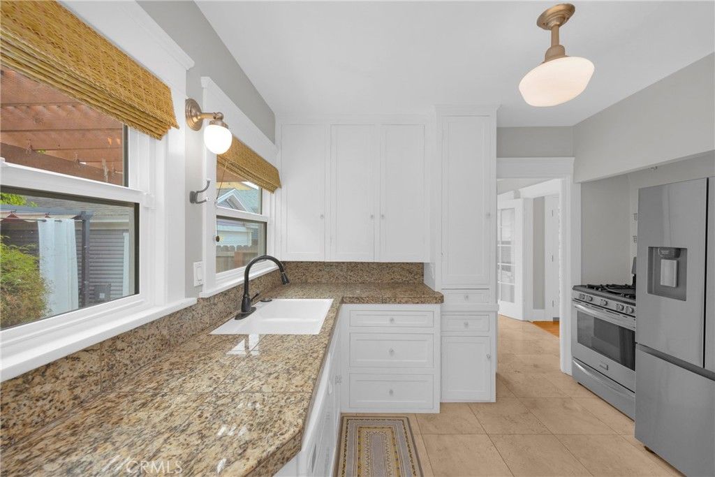 Interior, Kitchen, Pendant Lights, Stainless Steel Appliances