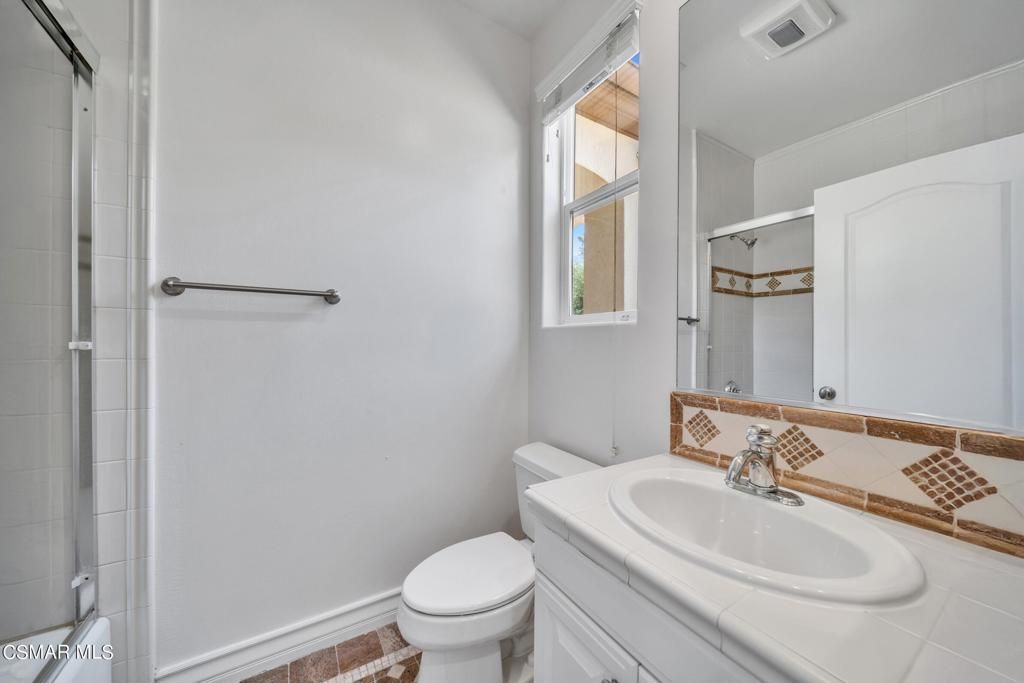 Bathroom, Interior, Tile Countertops