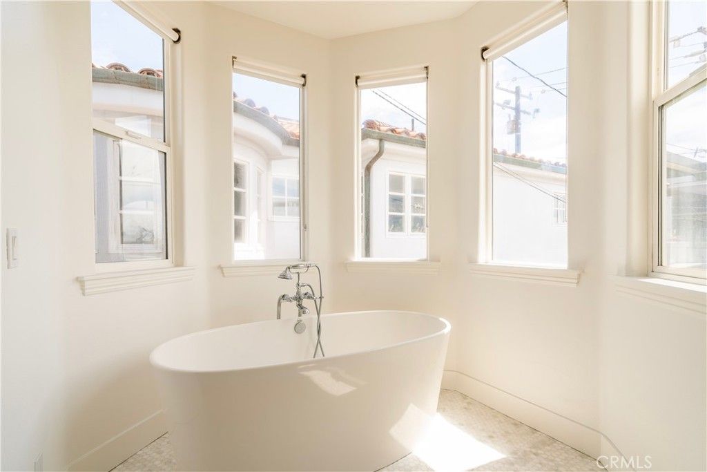 Bathroom, Free Standing Baths, Interior