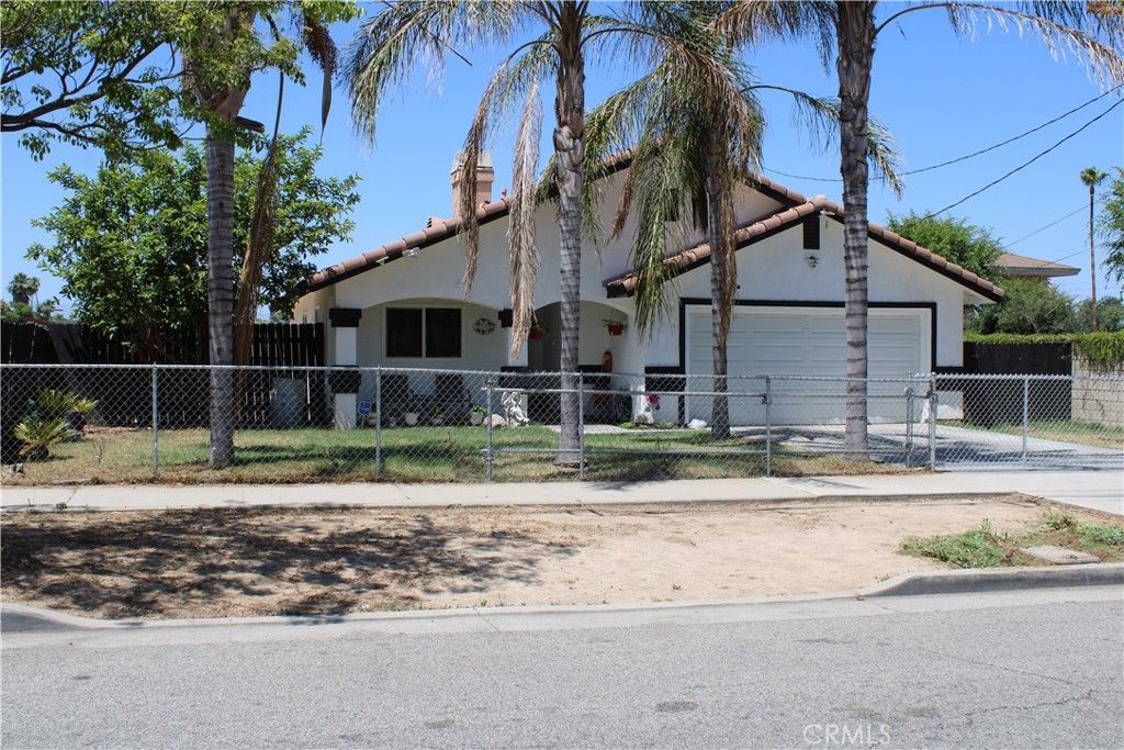 Attached, Exterior, Facade, Spanish Mediterranean