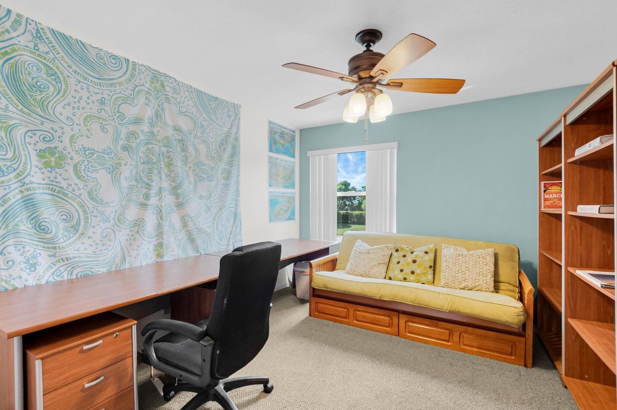 Home Office, Interior