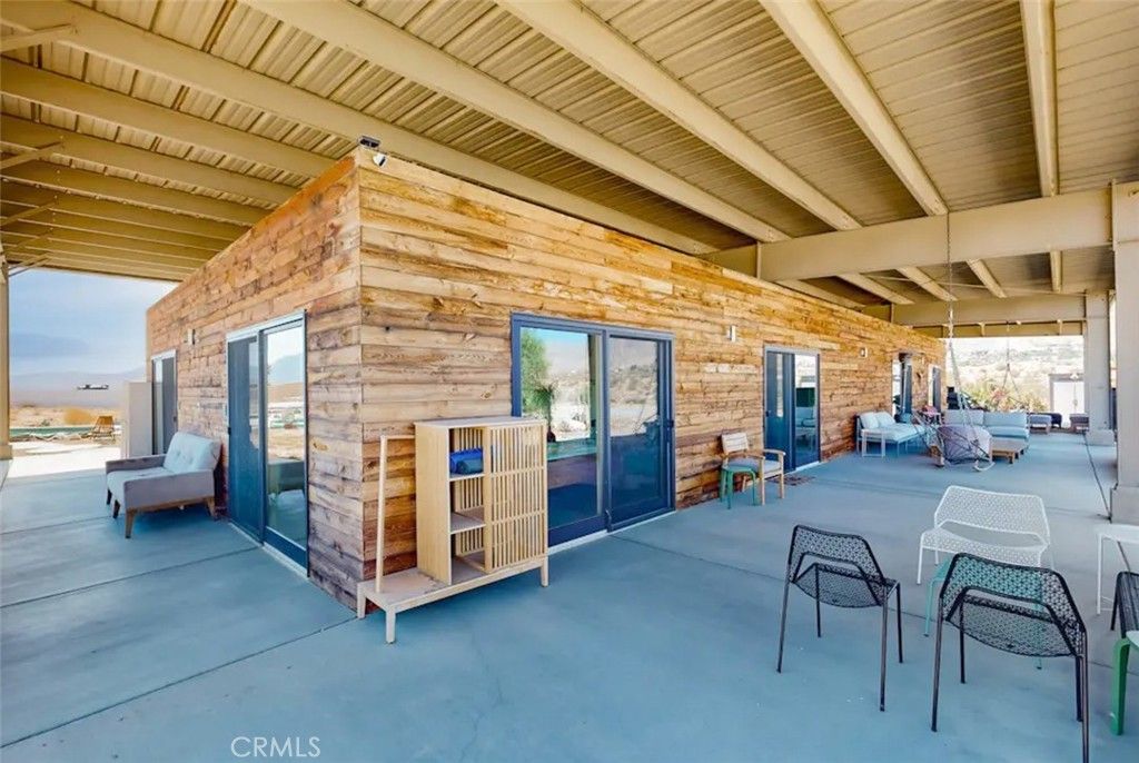 Exterior, Wooden Walls