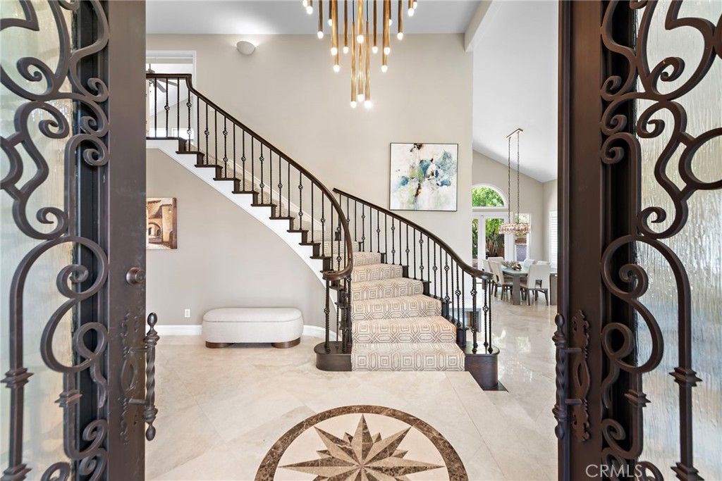 Chandelier, Dining room, Interior, Pendant Lights