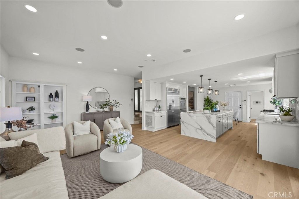 Interior, Kitchen, Living room, Pendant Lights, Recessed Lighting, Wood Texture Flooring