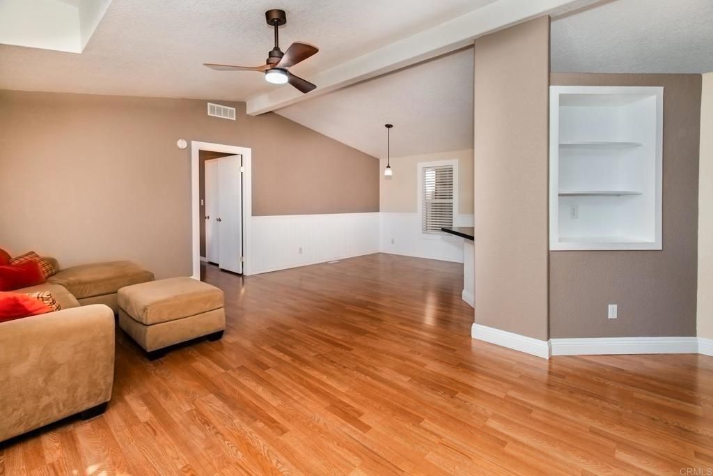 Interior, Pendant Lights, Wood Texture Flooring