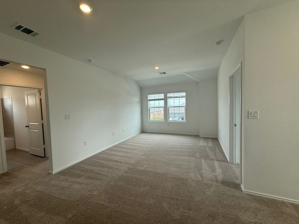 Empty room, Interior, Recessed Lighting