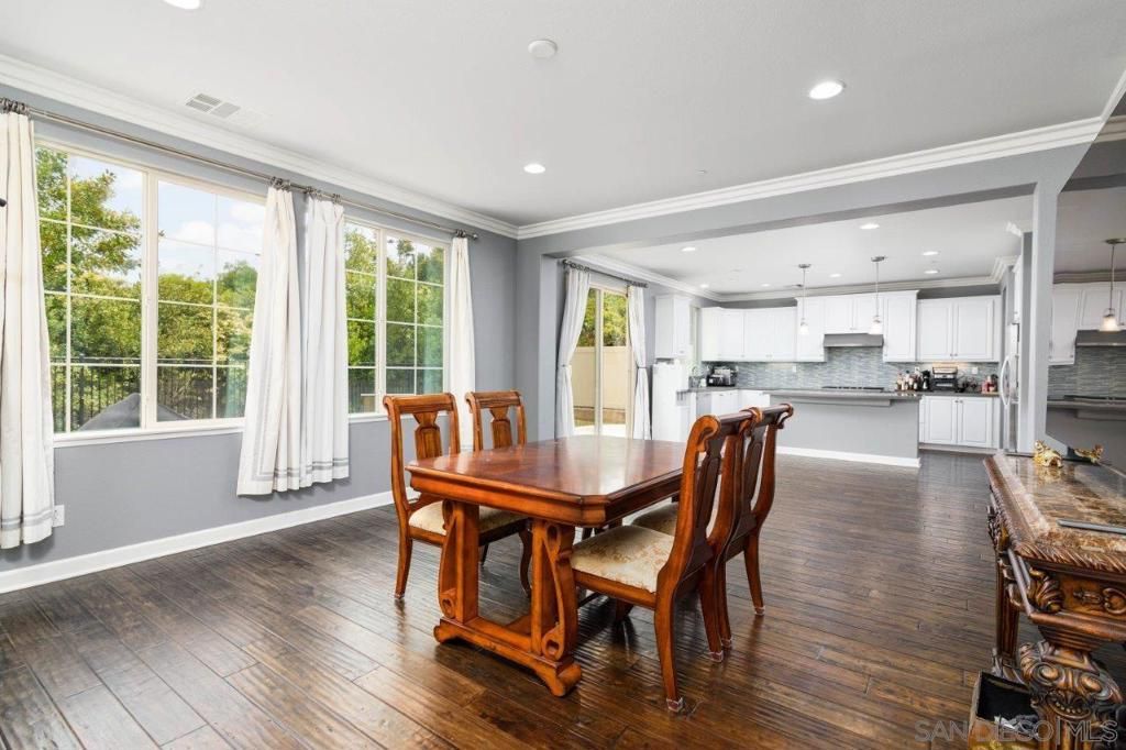 Dining room, Interior, Kitchen, Pendant Lights, Recessed Lighting, Wood Texture Flooring