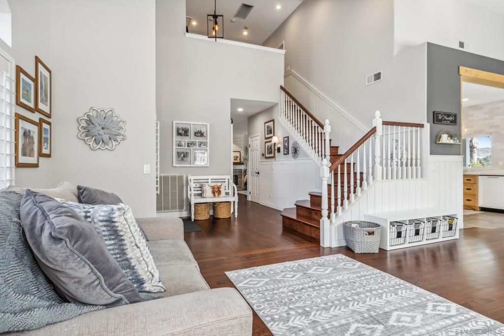 Interior, Pendant Lights, Recessed Lighting, Wood Texture Flooring