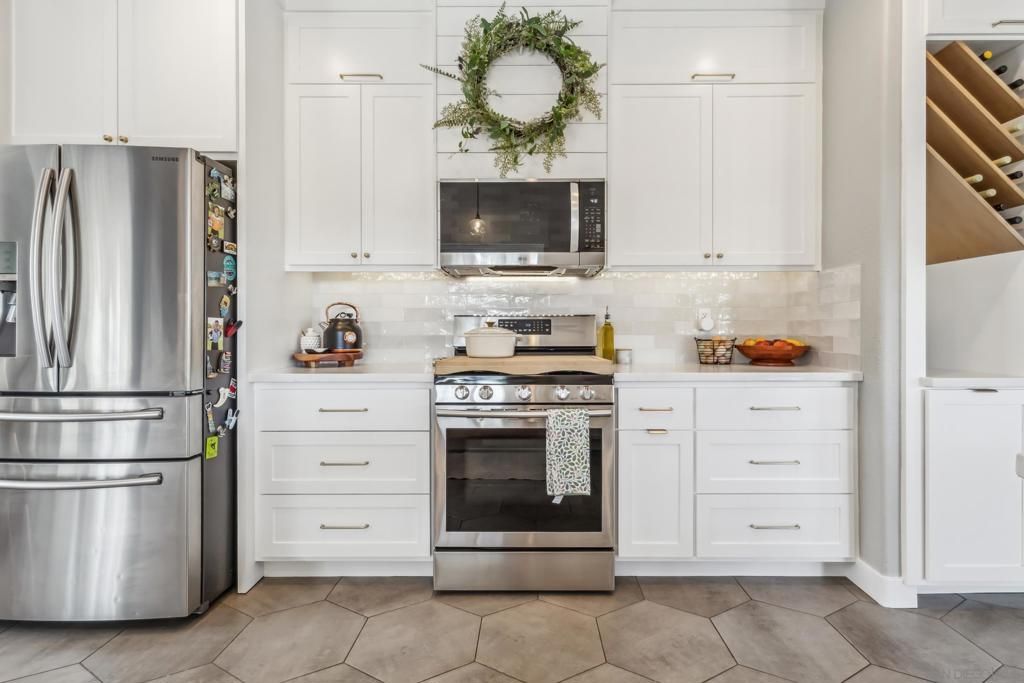 Interior, Kitchen, Stainless Steel Appliances