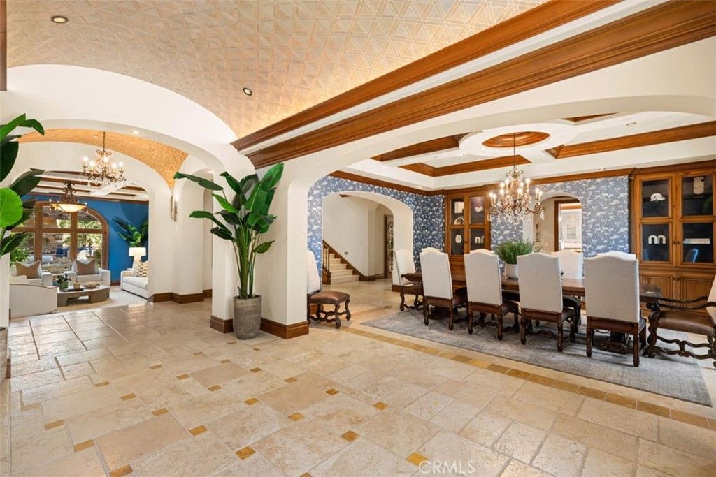 Chandelier, Dining room, Interior