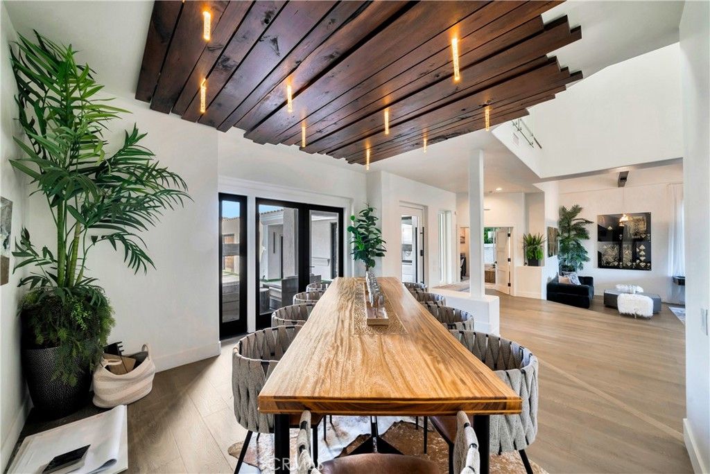 Dining room, Interior, Pendant Lights, Recessed Lighting, Wooden Beams, Wooden Ceilings, Wood Texture Flooring