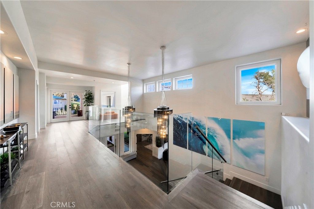 Interior, Pendant Lights, Recessed Lighting, Wood Texture Flooring