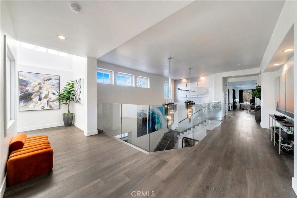 Interior, Pendant Lights, Recessed Lighting, Wood Texture Flooring