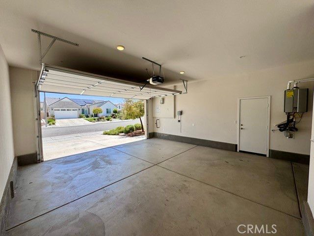 Garage, Interior