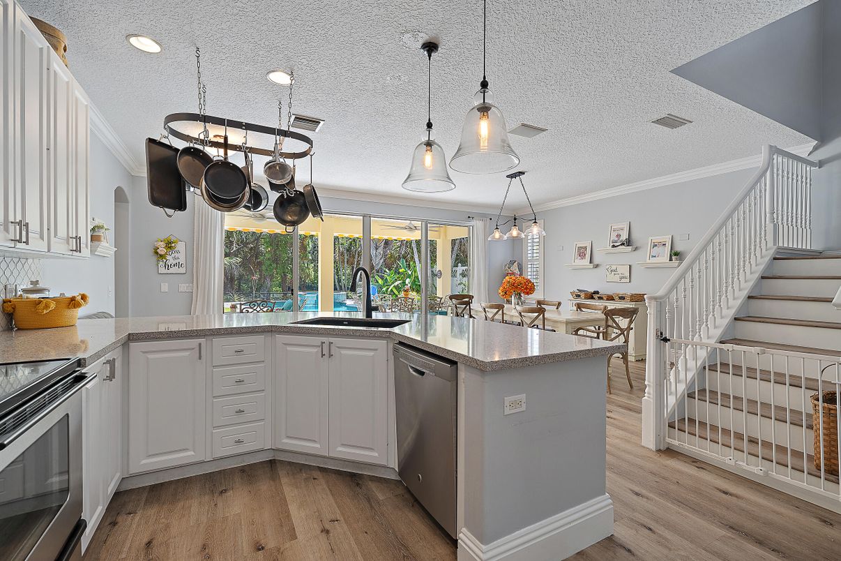 Dining room, Interior, Kitchen, Pendant Lights, Recessed Lighting, Wood Texture Flooring