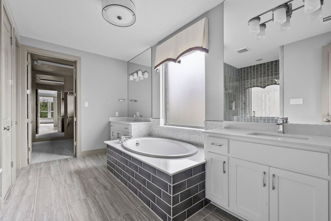 Bathroom, Dual Sink Vanities, Interior