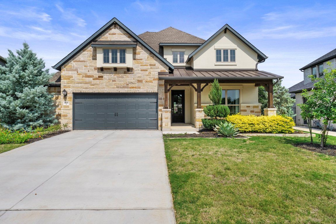 Attached, Exterior, Facade, Brick Traditional