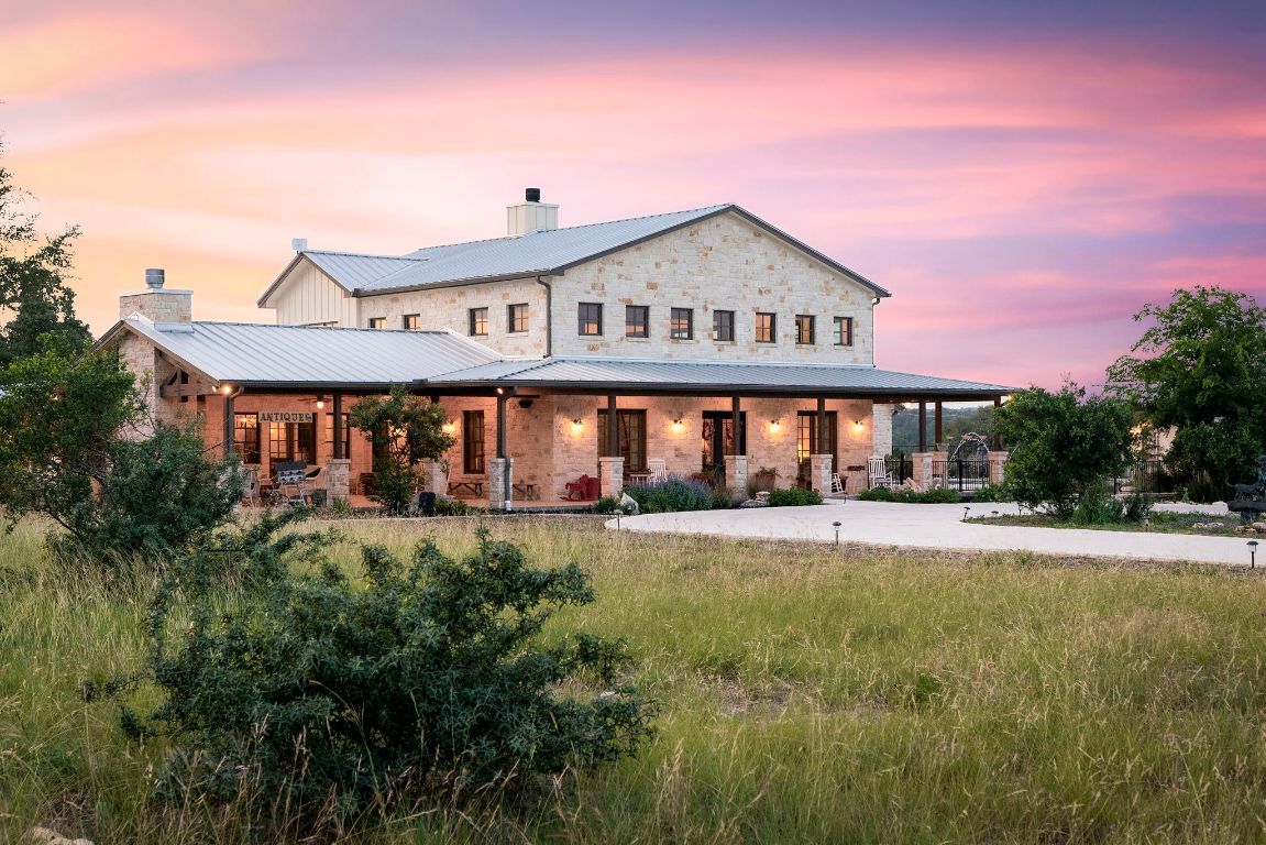 Backyard, Exterior, Facade, Brick Facade, Farmhouse