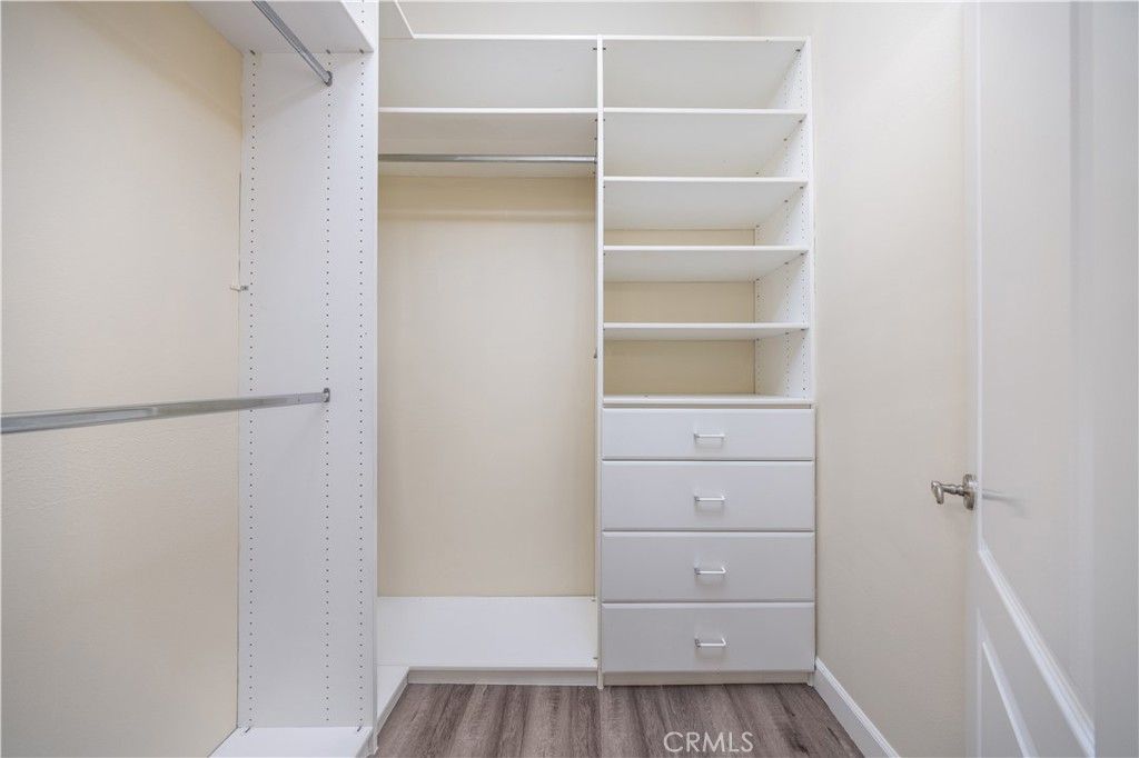 Interior, Walk-in Closets, Wood Texture Flooring