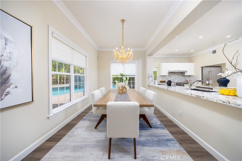 Chandelier, Dining room, Interior, Kitchen, Recessed Lighting, Wood Texture Flooring