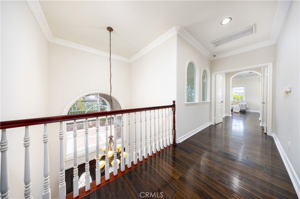 Interior, Pendant Lights, Recessed Lighting, Wood Texture Flooring