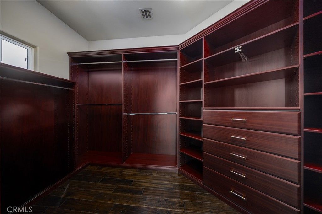 Interior, Walk-in Closets, Wood Texture Flooring