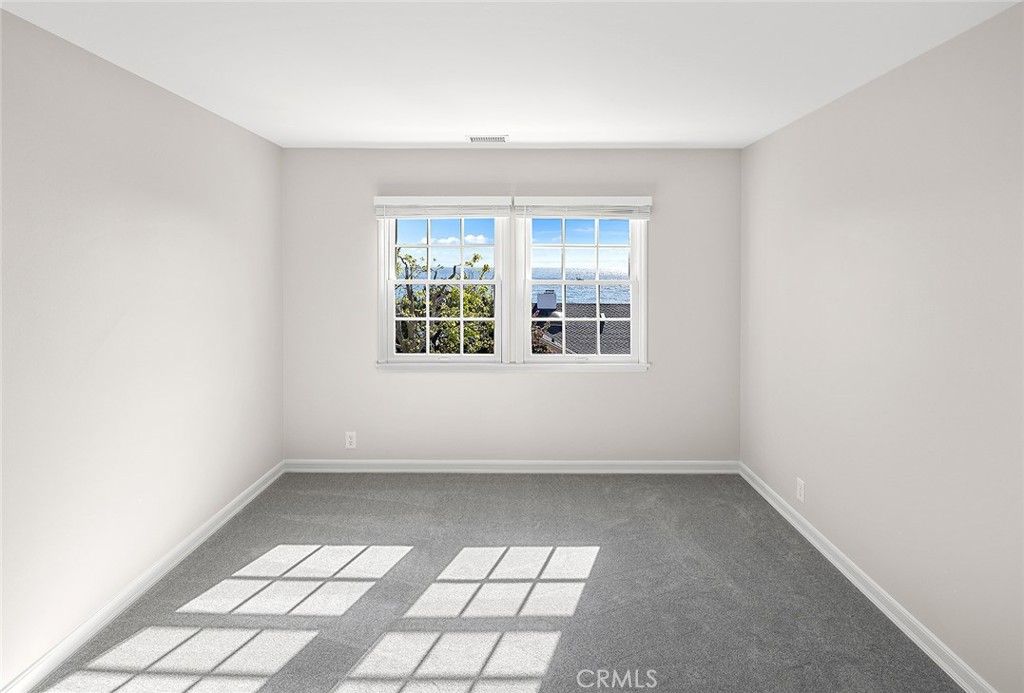Empty room, Interior, Water
