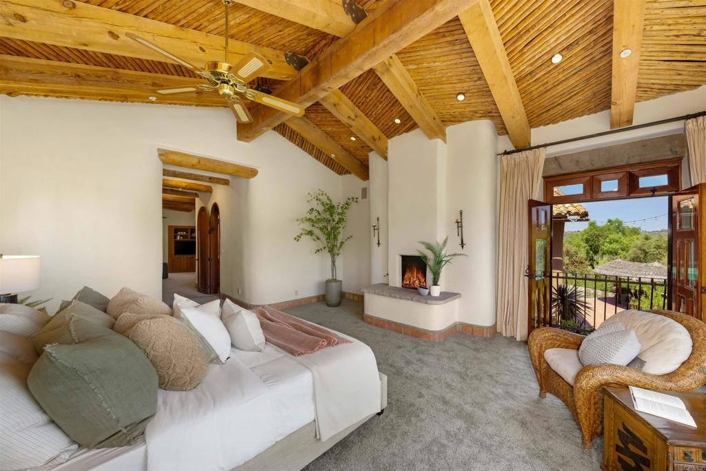 Interior, Living room, Recessed Lighting, Wooden Beams, Wooden Ceilings