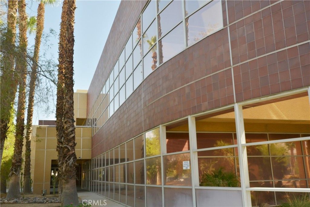 Exterior, Facade, Highrise