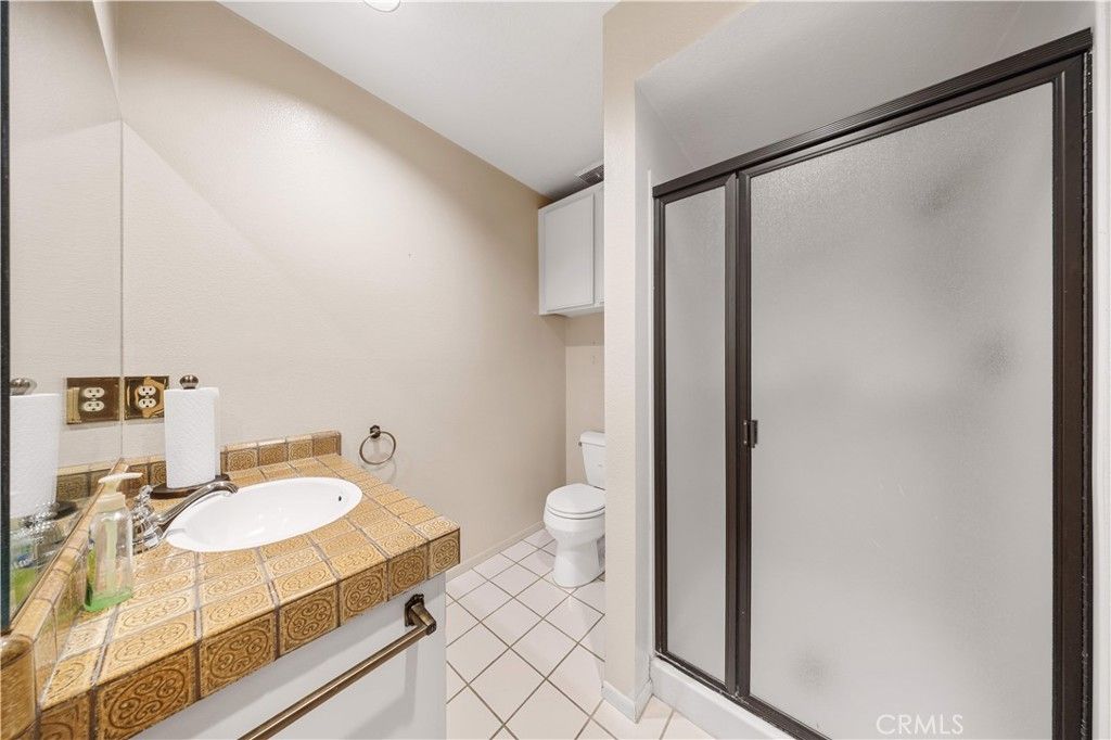 Bathroom, Interior, Tile Countertops