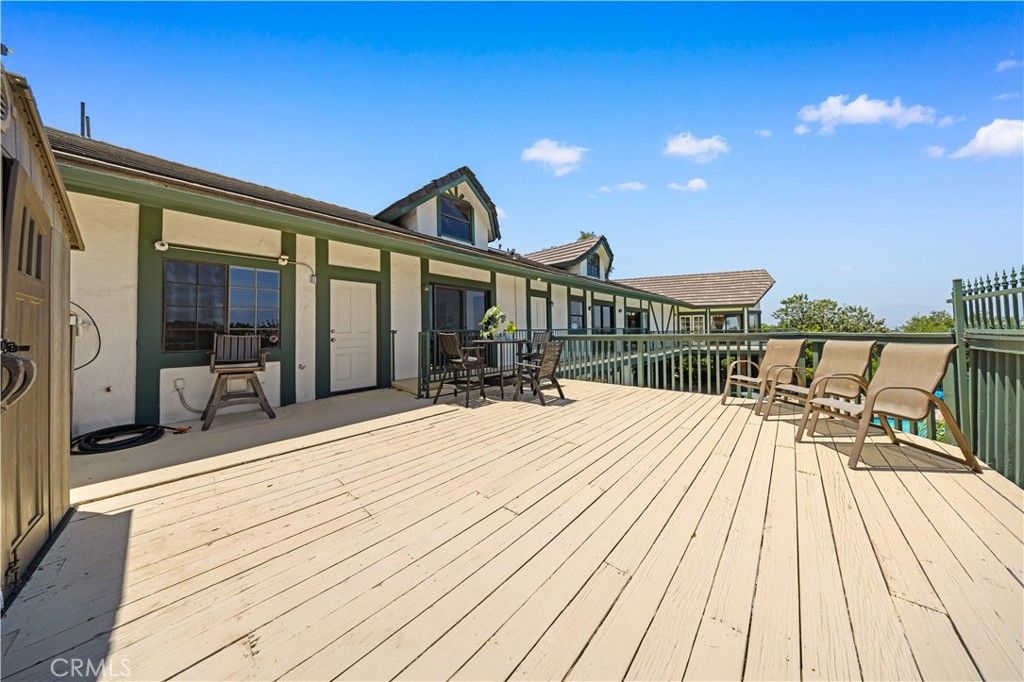 Exterior, Wood Texture Flooring