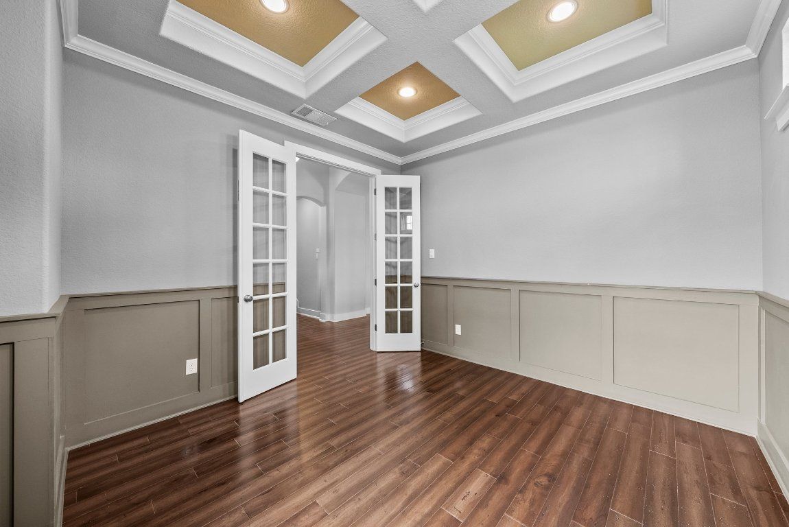 Empty room, Interior, Recessed Lighting, Wood Texture Flooring