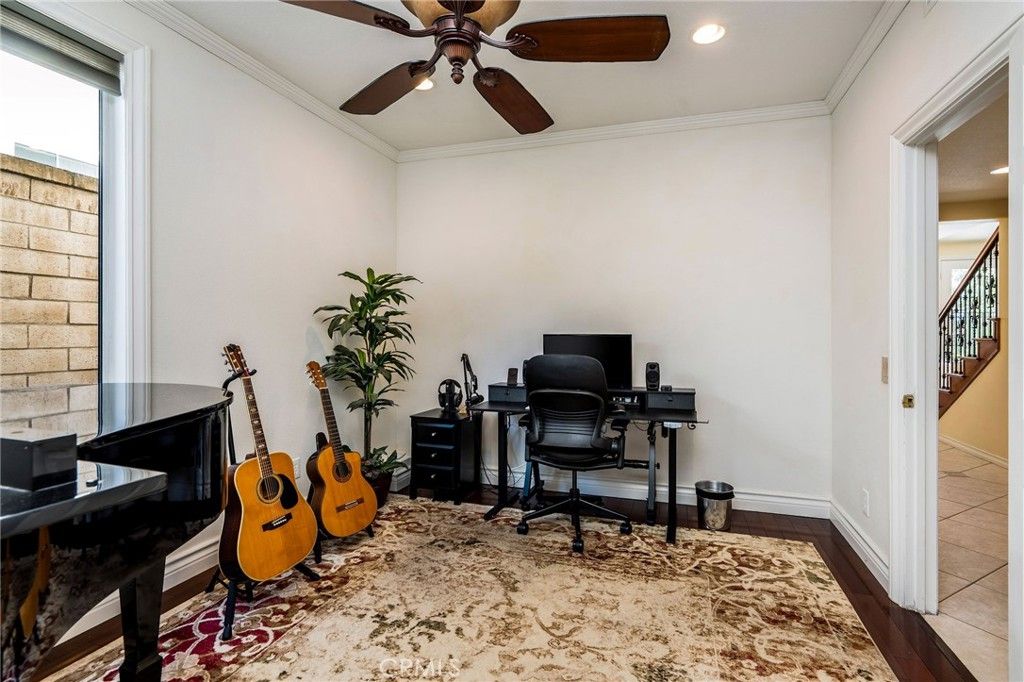 Home Office, Interior, Recessed Lighting, Wood Texture Flooring