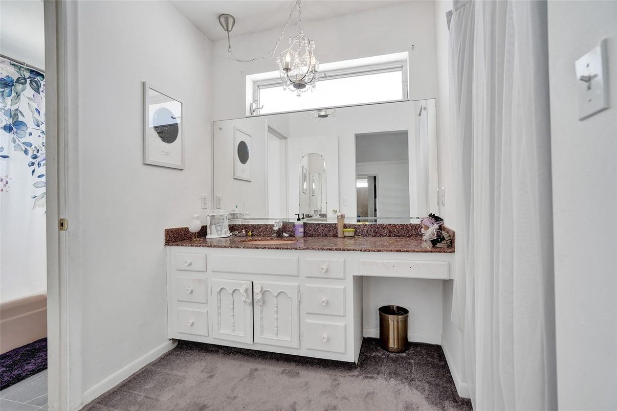 Bathroom, Dual Sink Vanities, Interior, Pendant Lights