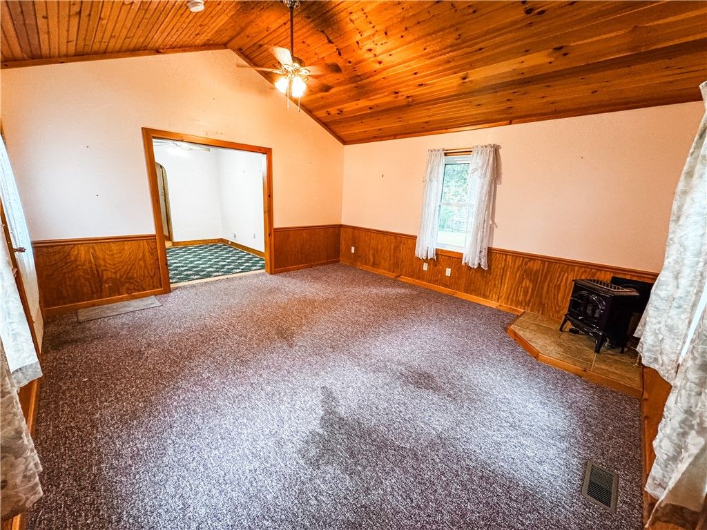 Empty room, Fireplace, Interior, Wooden Ceilings
