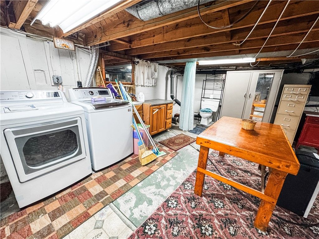 Interior, Washer, Wooden Beams, Wooden Ceilings